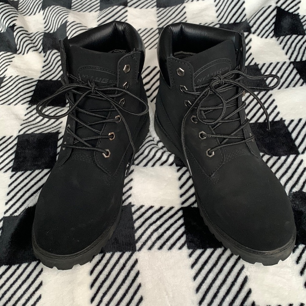 Women’s black boots